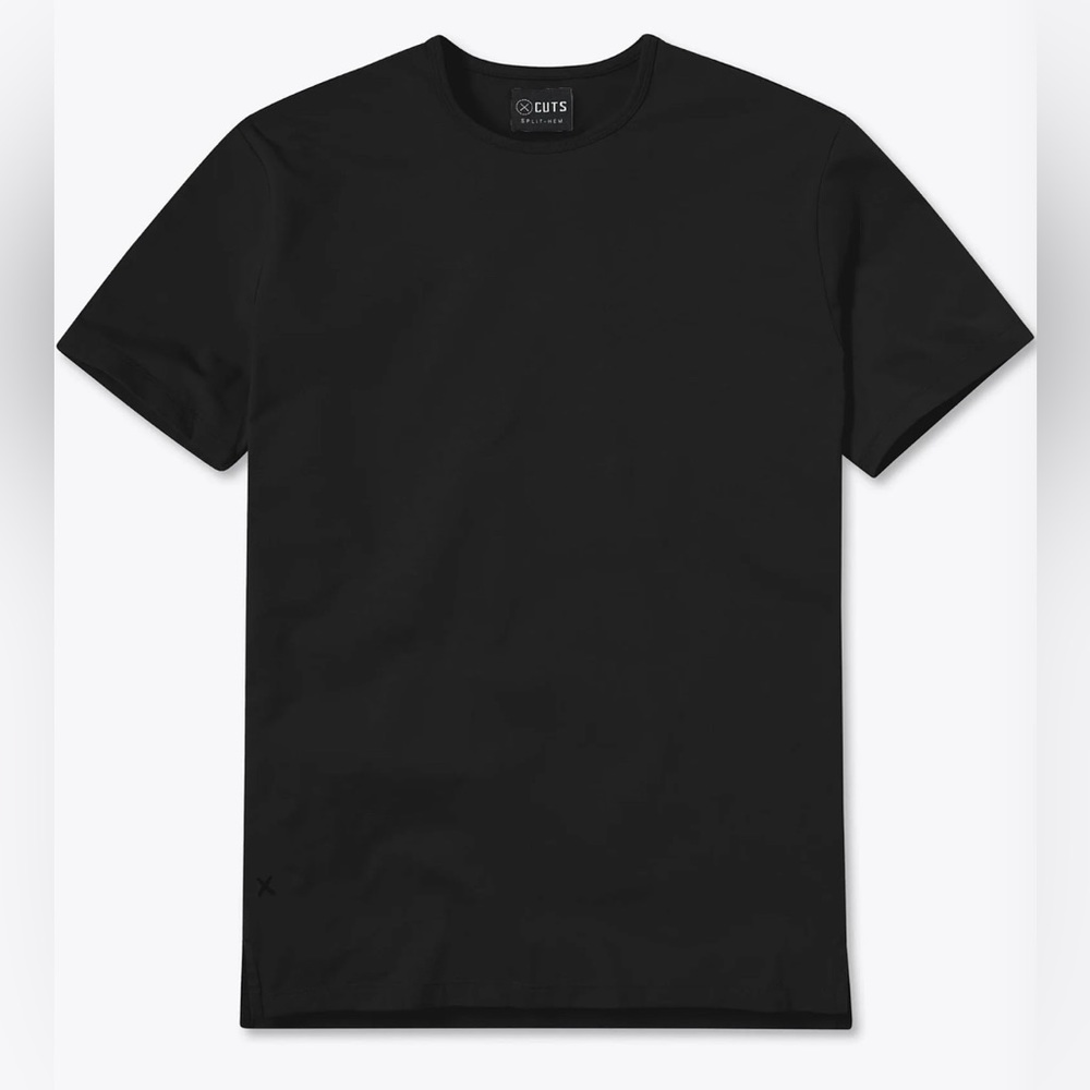 Cuts AO Split-Hem Tee Black Size Medium